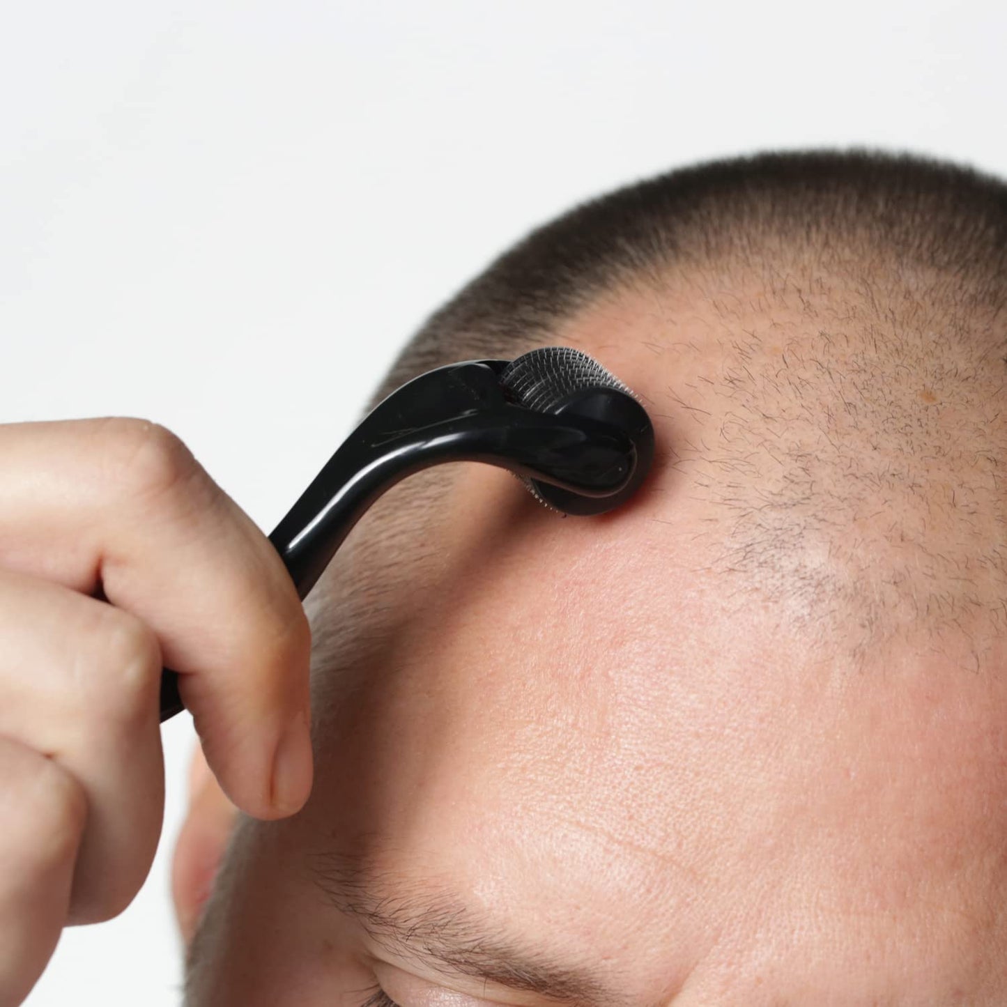 ROSELYNBOUTIQUE Derma Roller for Hair Beard Facial Skin Face 540 Titanium Microneedle - At-Home Beauty Instrument - Holiday Gift for Men Women